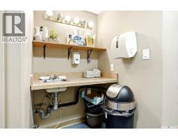 1868 Scarth Street, Regina, SK S4P2G3 Photo 17
