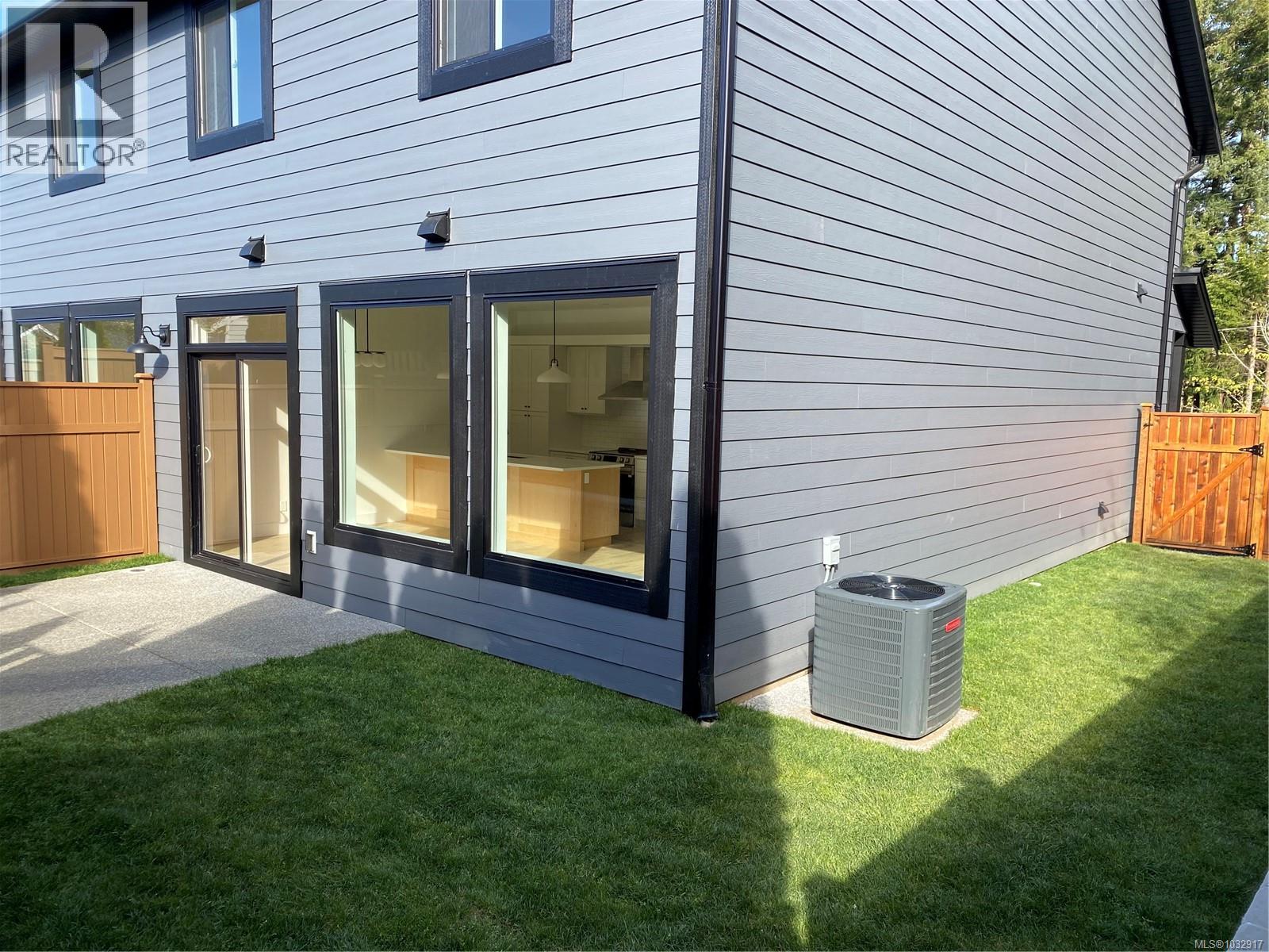A 1044 Lazo Rd, Comox