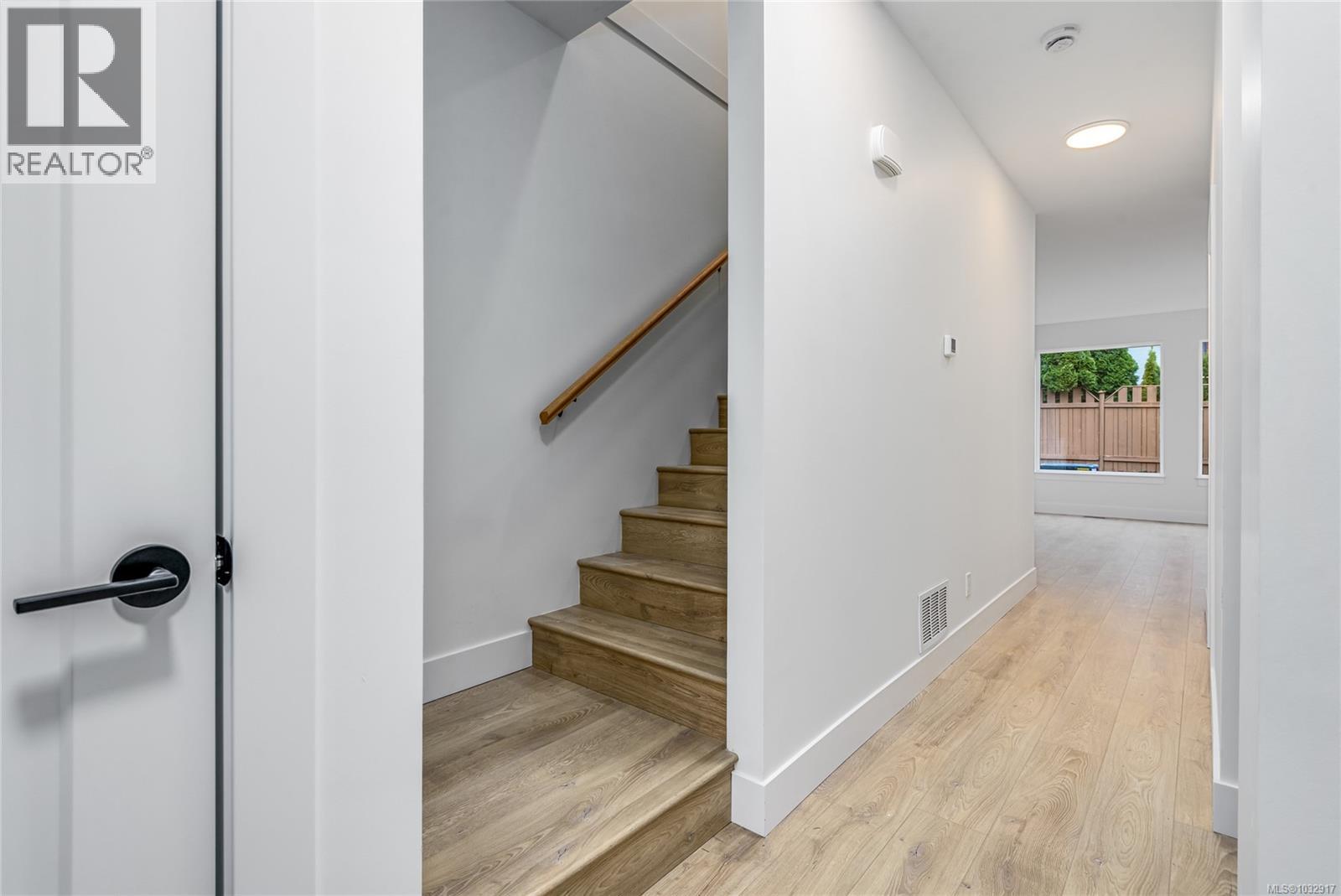 A 1044 Lazo Rd, Comox