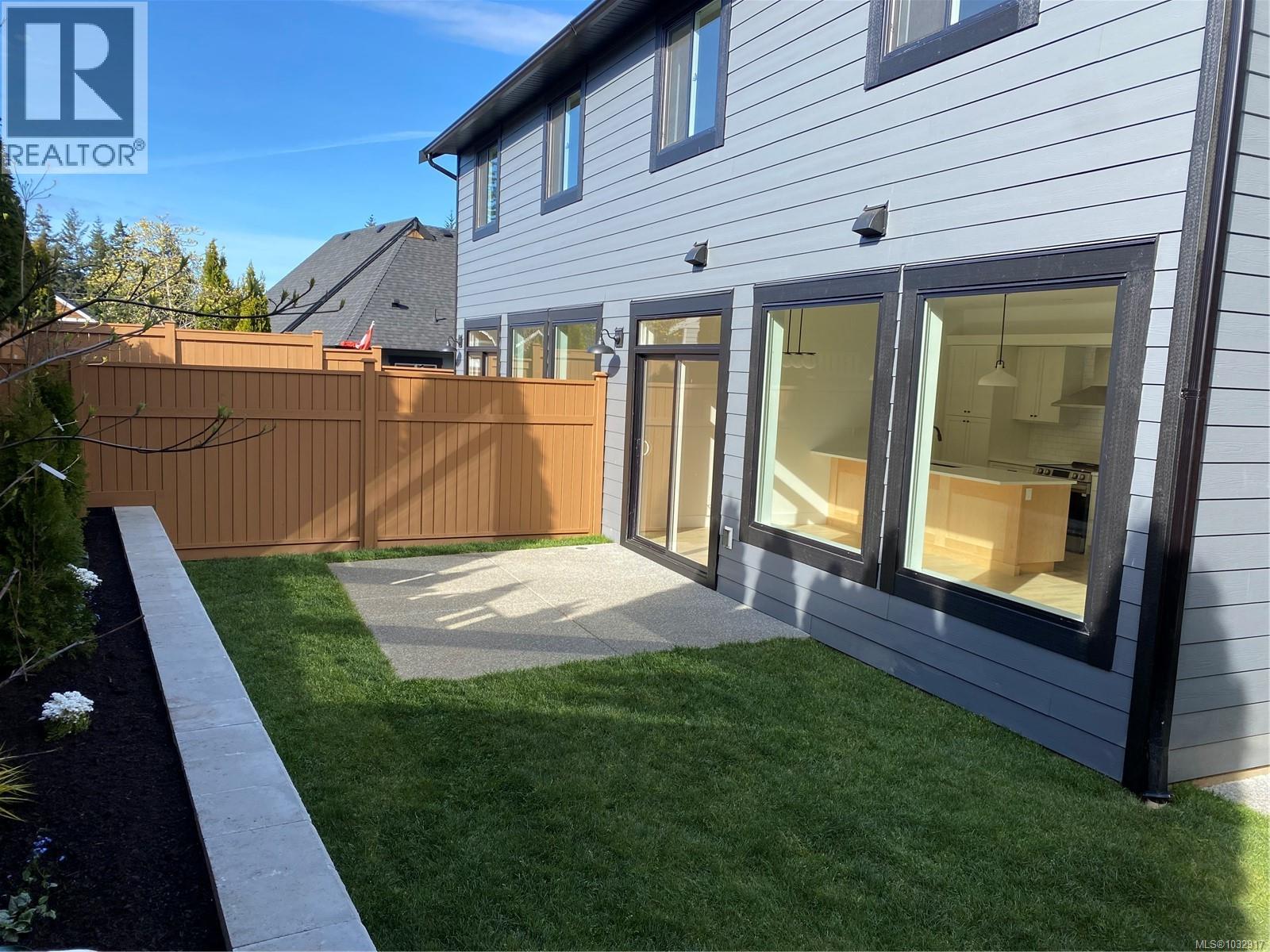 A 1044 Lazo Rd, Comox
