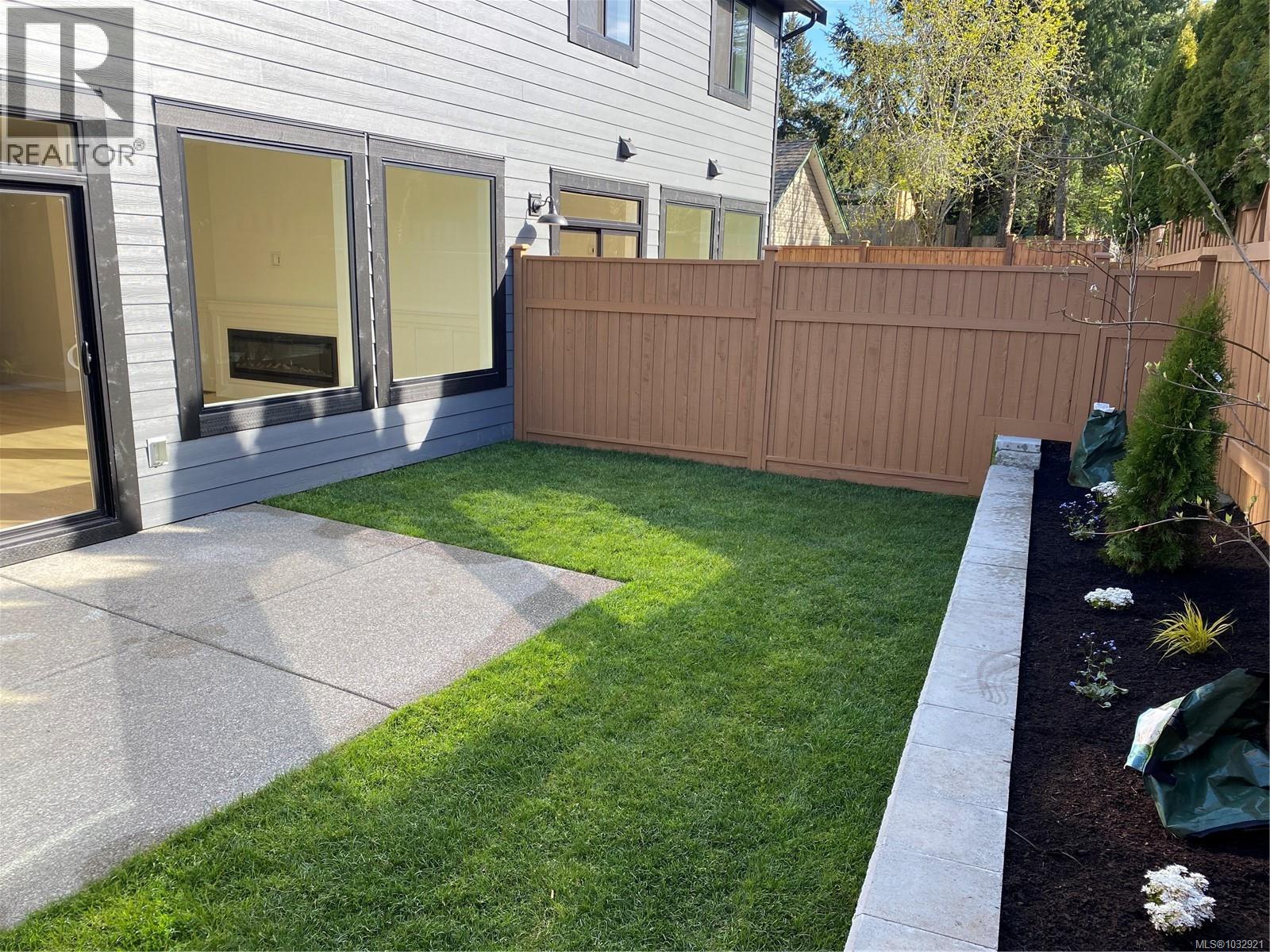 B 1044 Lazo Rd, Comox