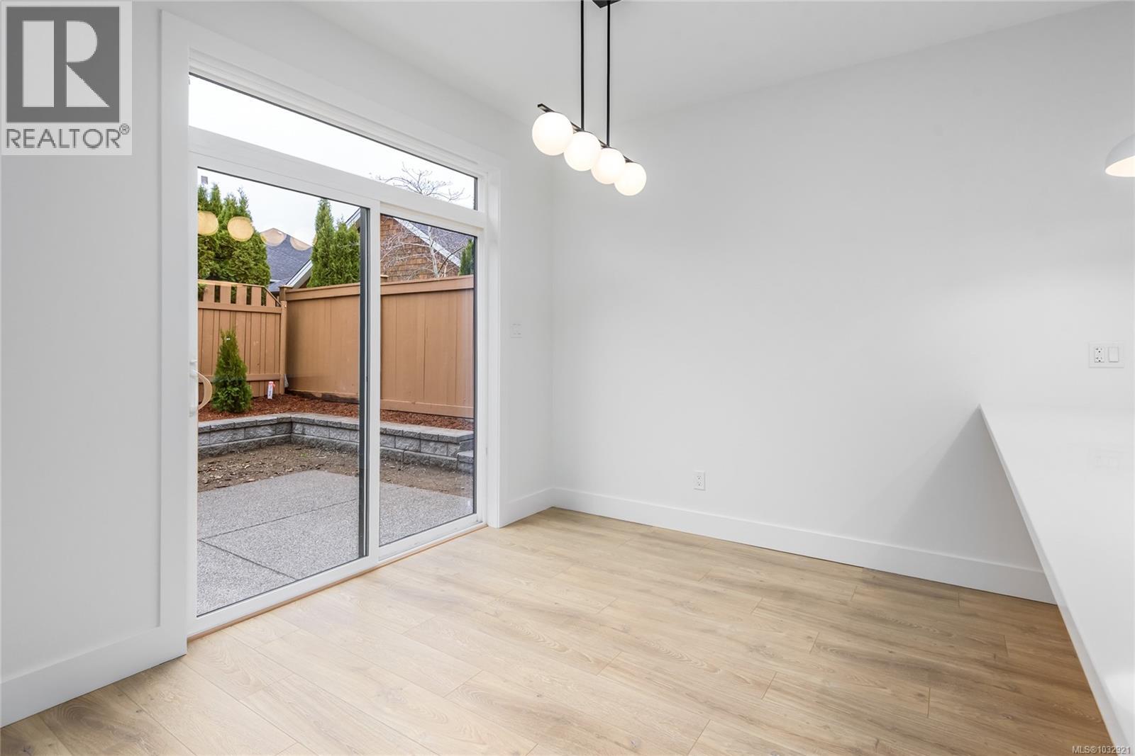 B 1044 Lazo Rd, Comox