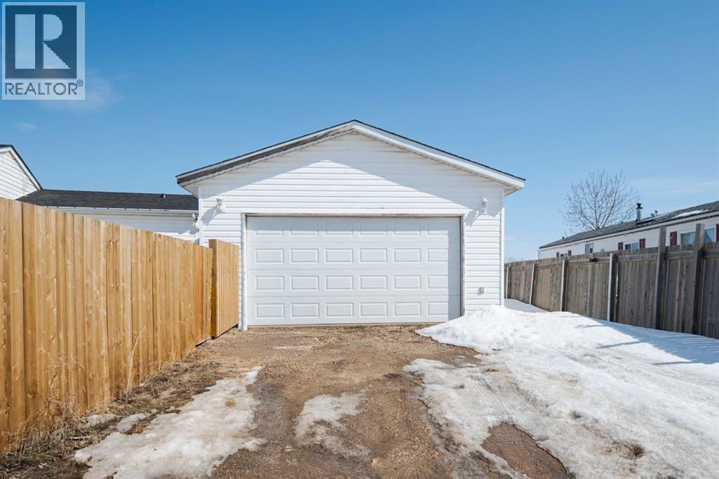 125 Grant Bay, Fort McMurray