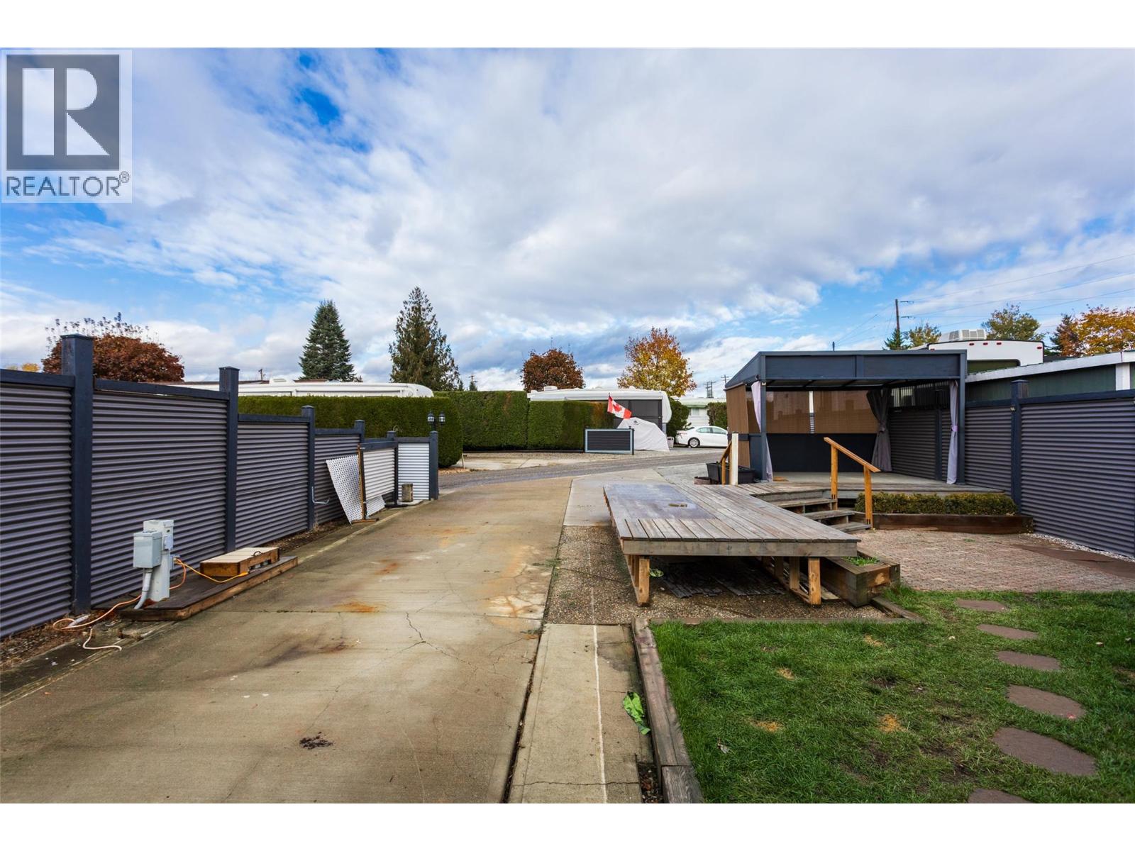 332 415 Commonwealth Road, Kelowna