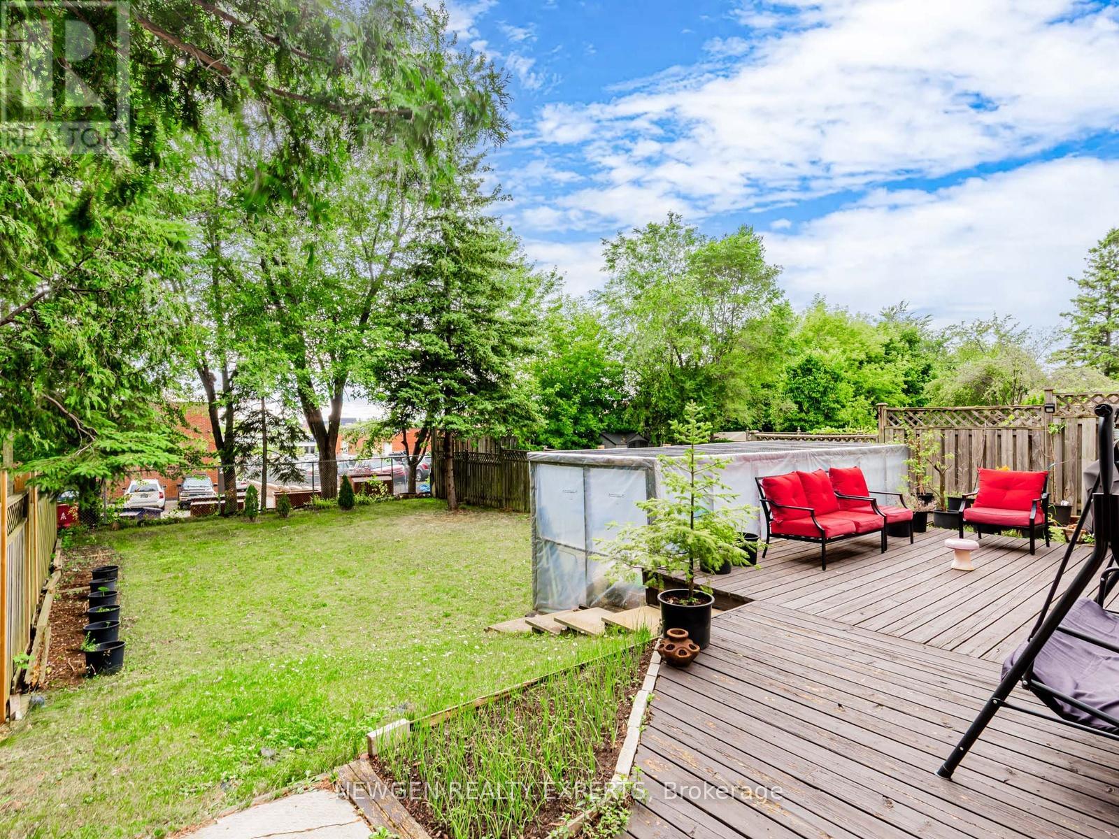 80 SHERWOOD FOREST DRIVE - 28