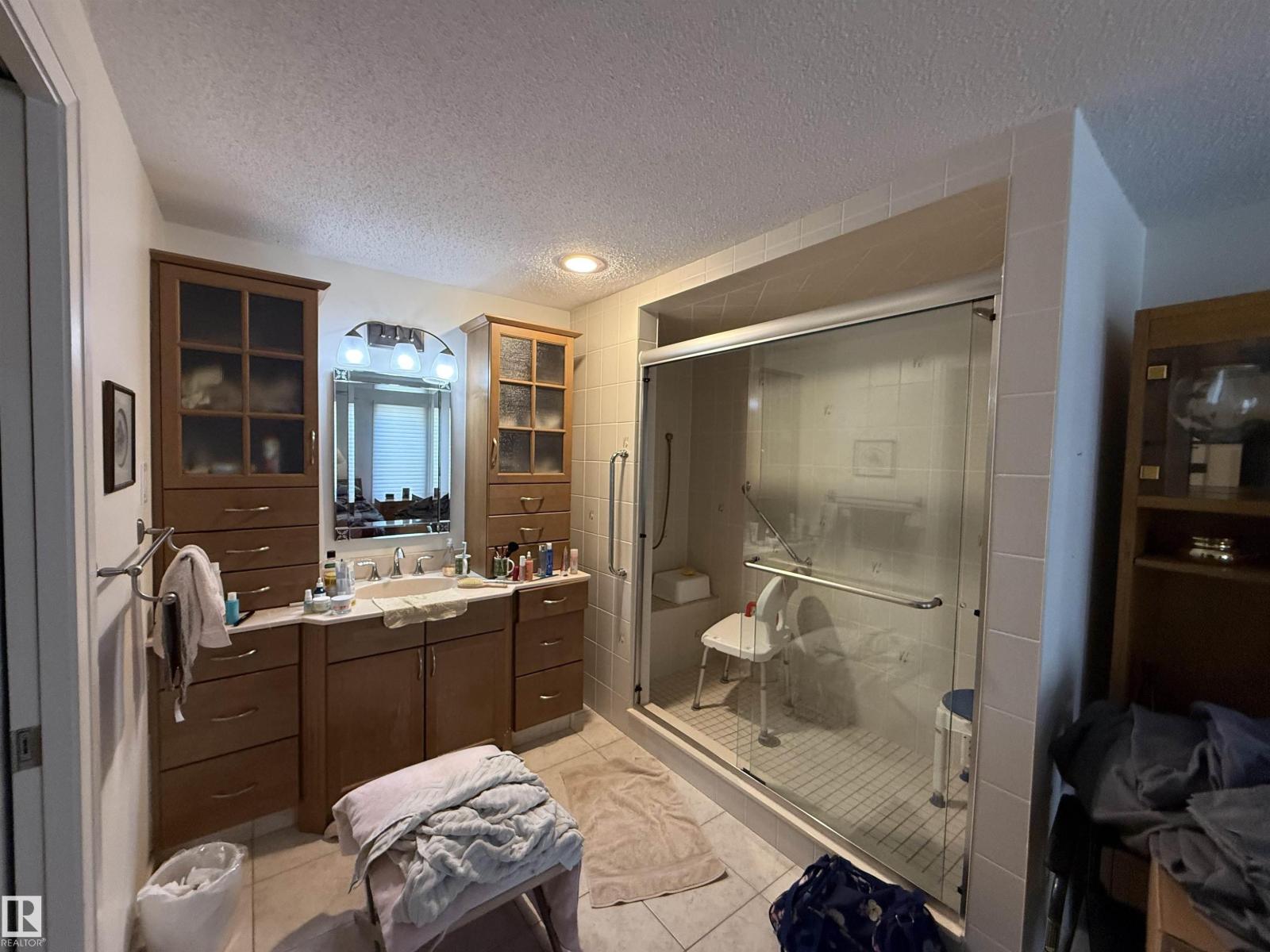 15215 49 AV NW, Edmonton