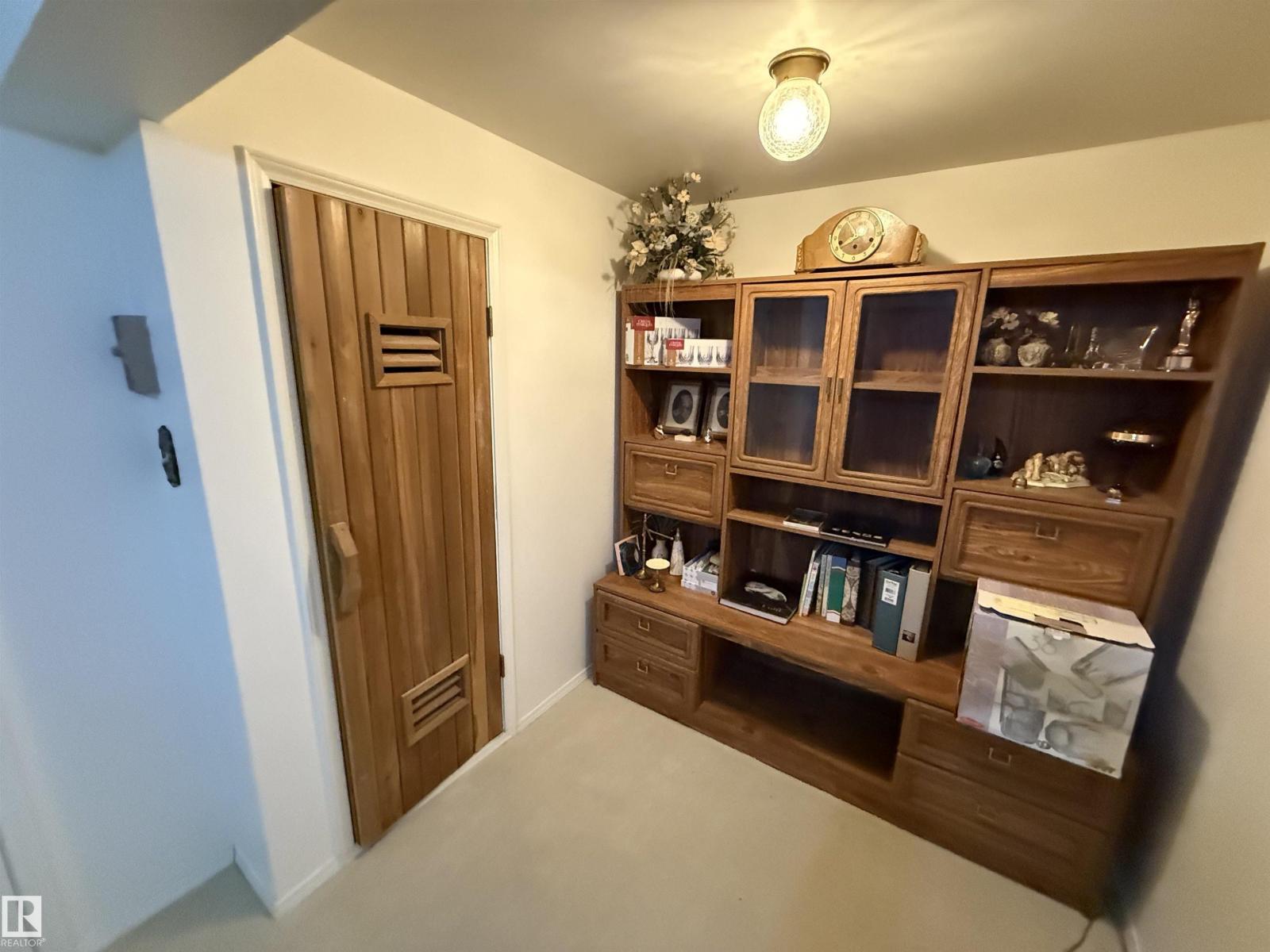 15215 49 AV NW, Edmonton