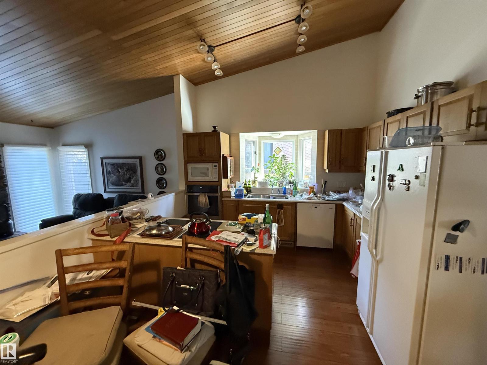 15215 49 AV NW, Edmonton