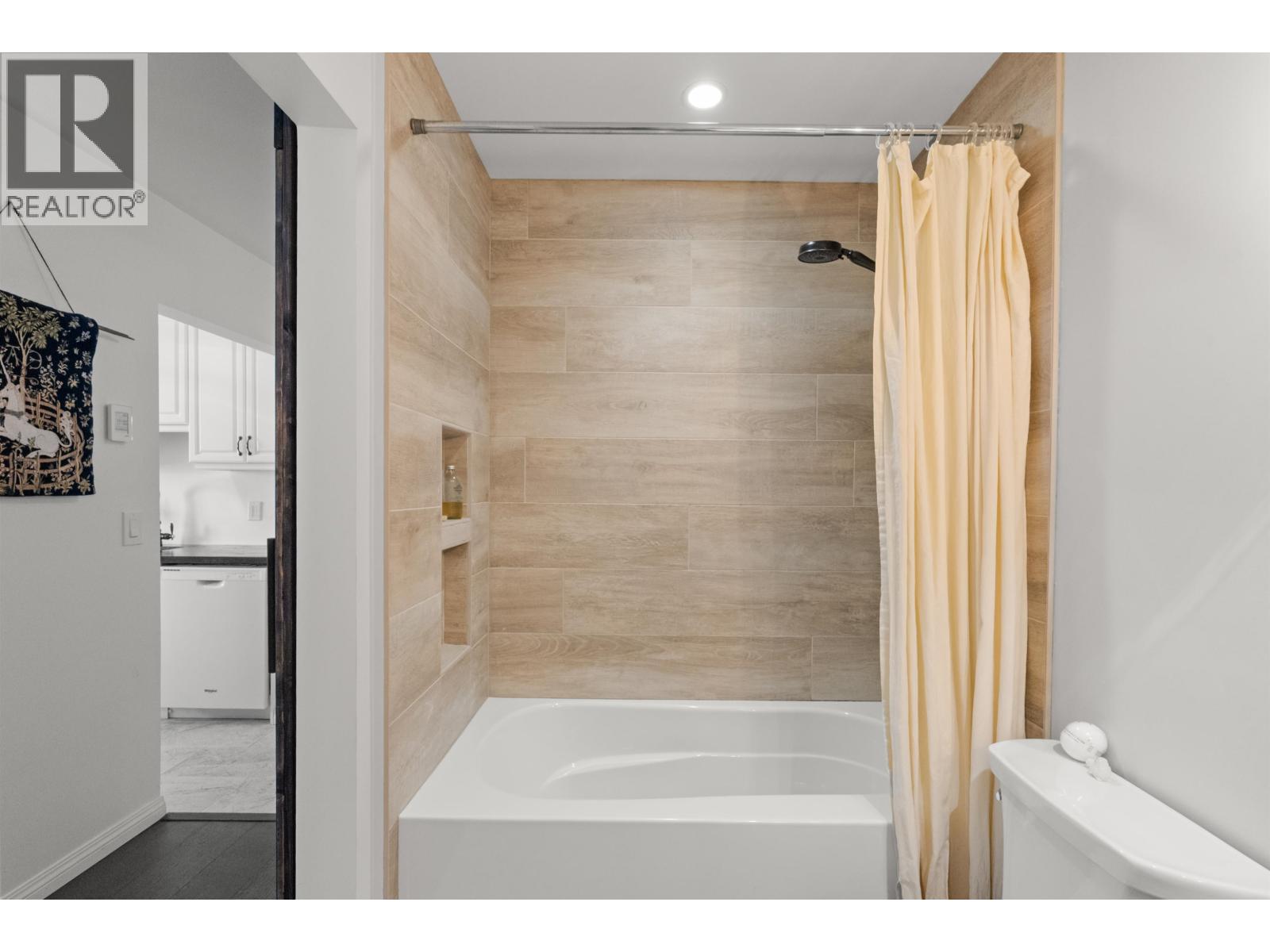 #301-5553 16 Avenue, Delta