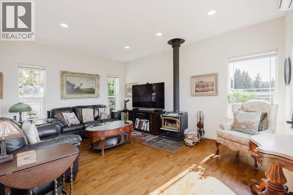 5872 DEERHORN DRIVE, Gibsons