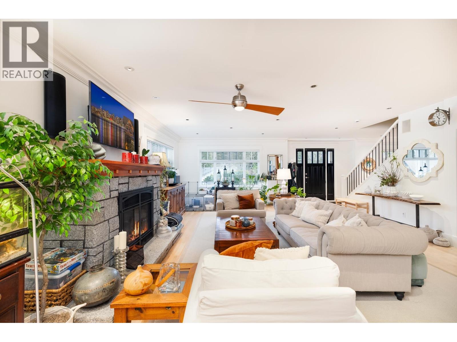 1232 HARRIS AVENUE, North Vancouver