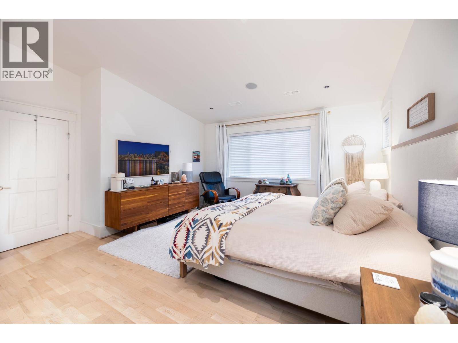 1232 HARRIS AVENUE, North Vancouver