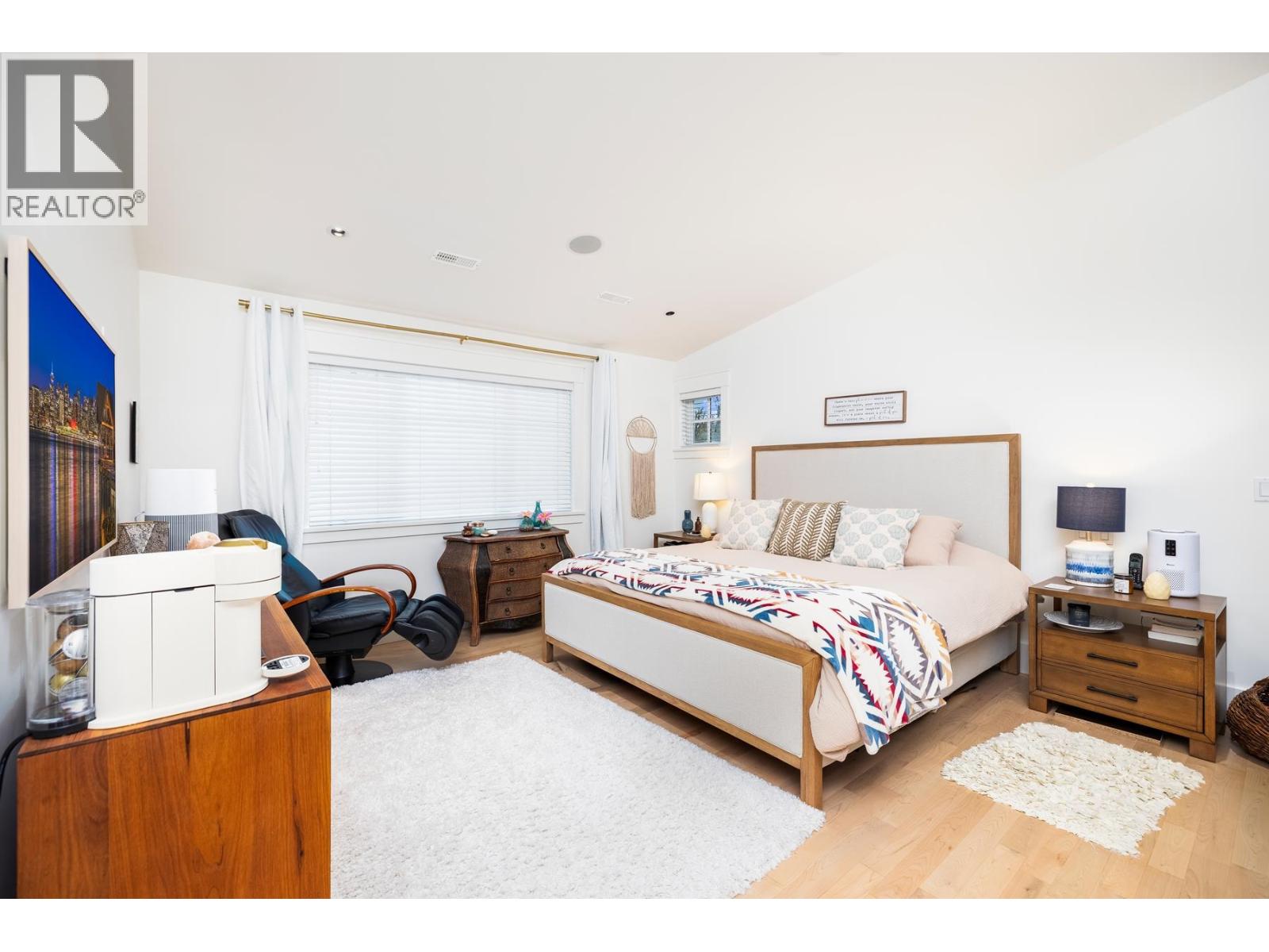 1232 HARRIS AVENUE, North Vancouver