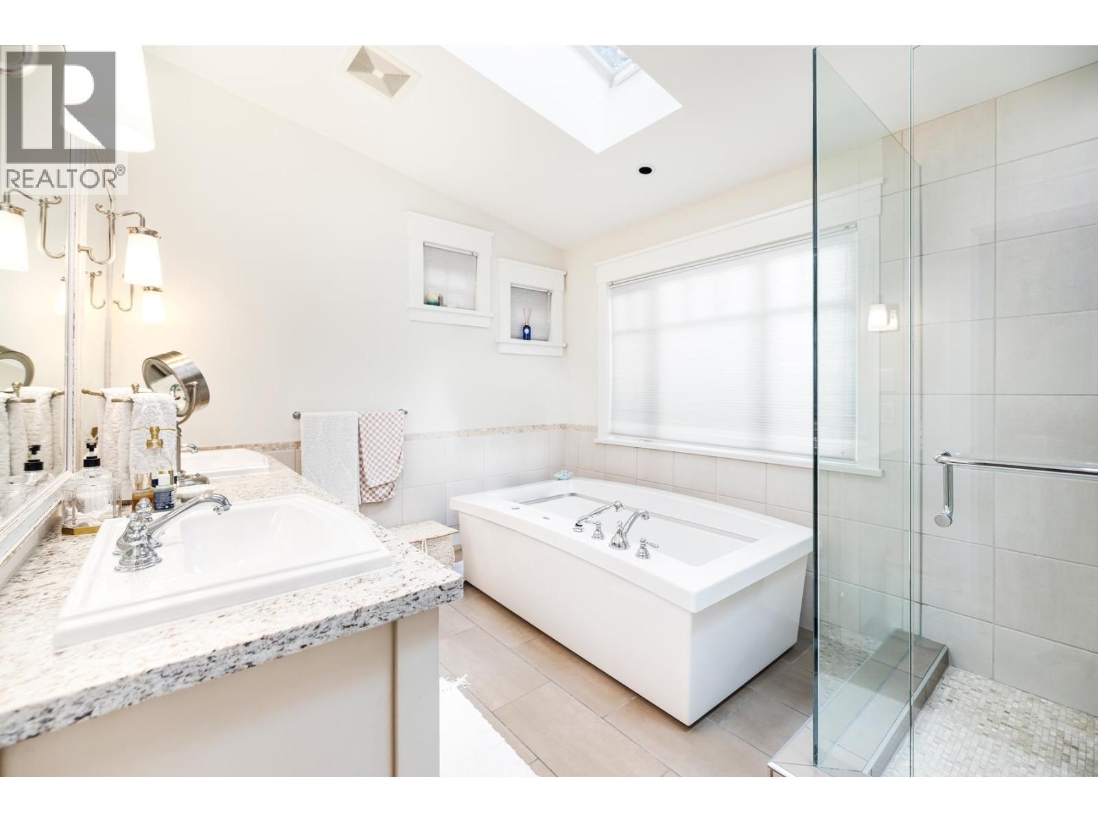 1232 HARRIS AVENUE, North Vancouver