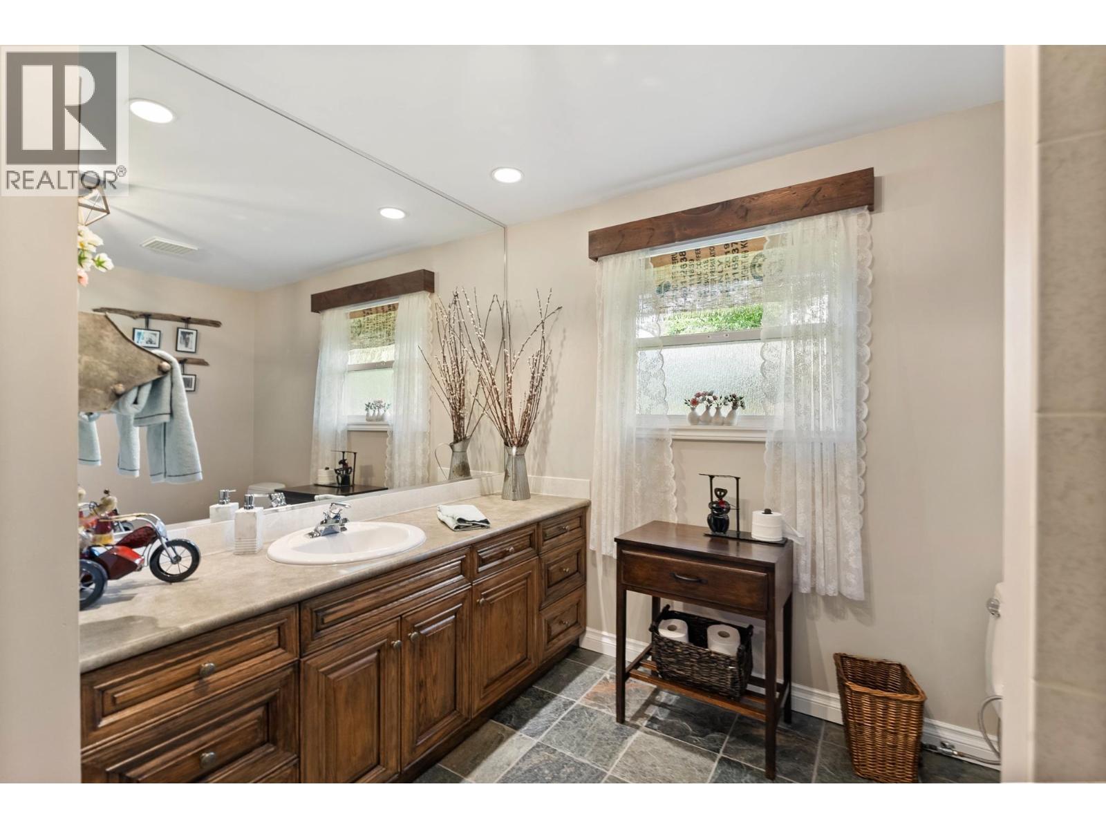 6200 28 Avenue, Delta