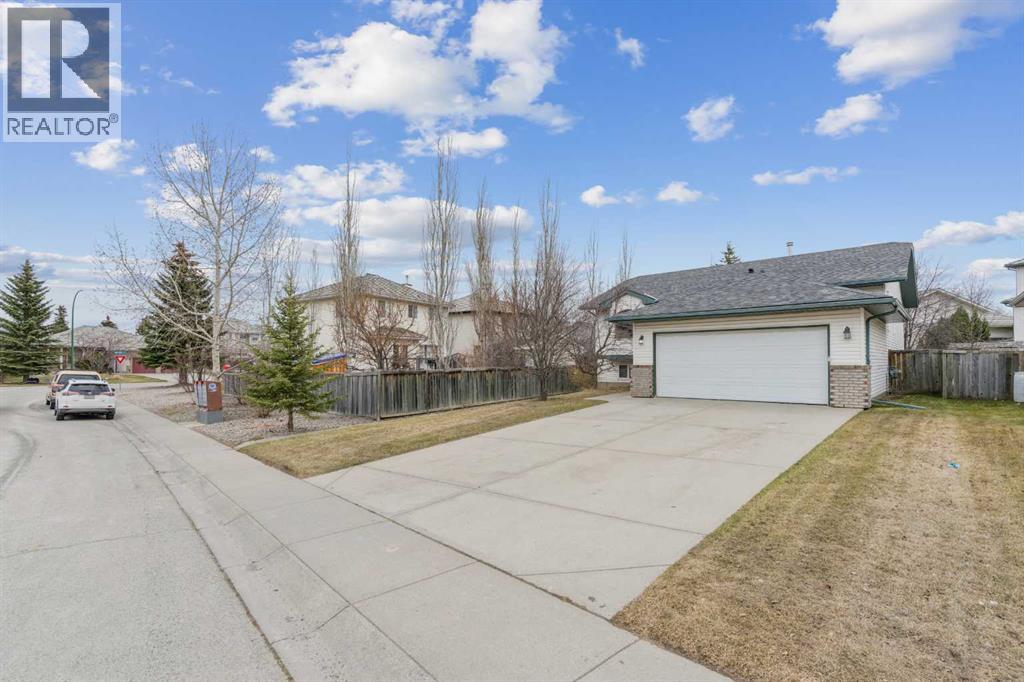 10 Bow Ridge Lane, Cochrane