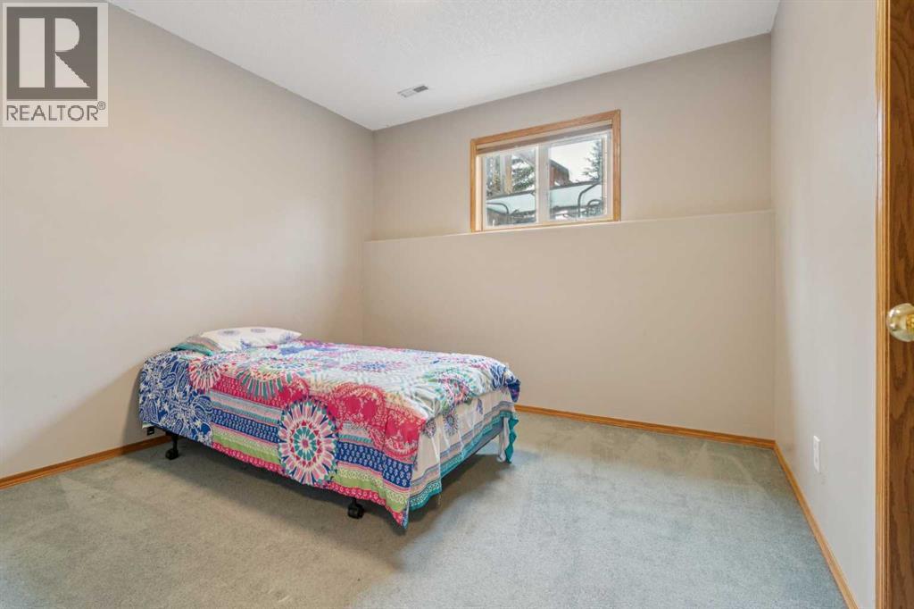 10 Bow Ridge Lane, Cochrane