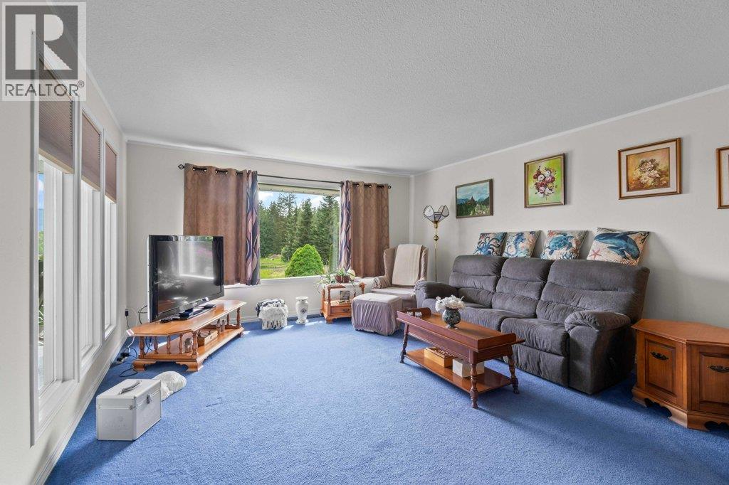 4501 44 Avenue NW, Salmon Arm