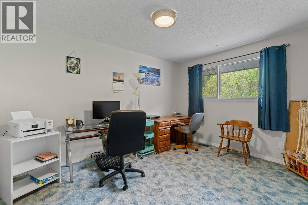 4501 44 Avenue NW, Salmon Arm