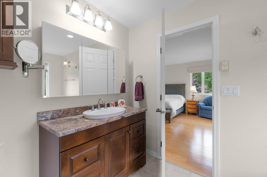 4501 44 Avenue NW, Salmon Arm