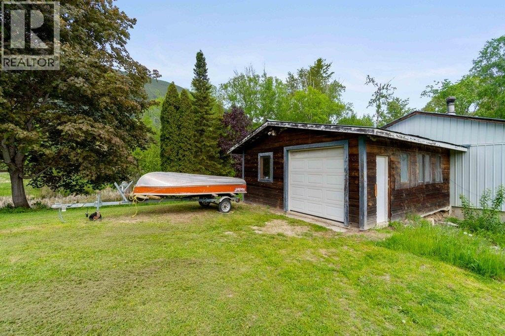 4501 44 Avenue NW, Salmon Arm