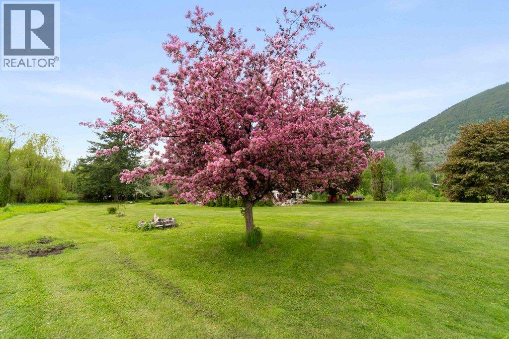 4501 44 Avenue NW, Salmon Arm