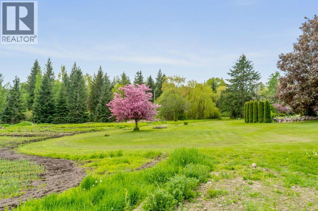 4501 44 Avenue NW, Salmon Arm