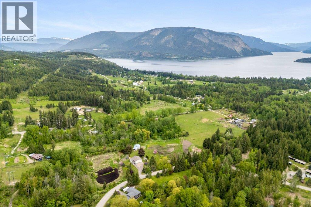 4501 44 Avenue NW, Salmon Arm