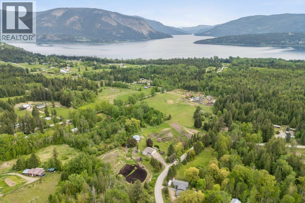 4501 44 Avenue NW, Salmon Arm