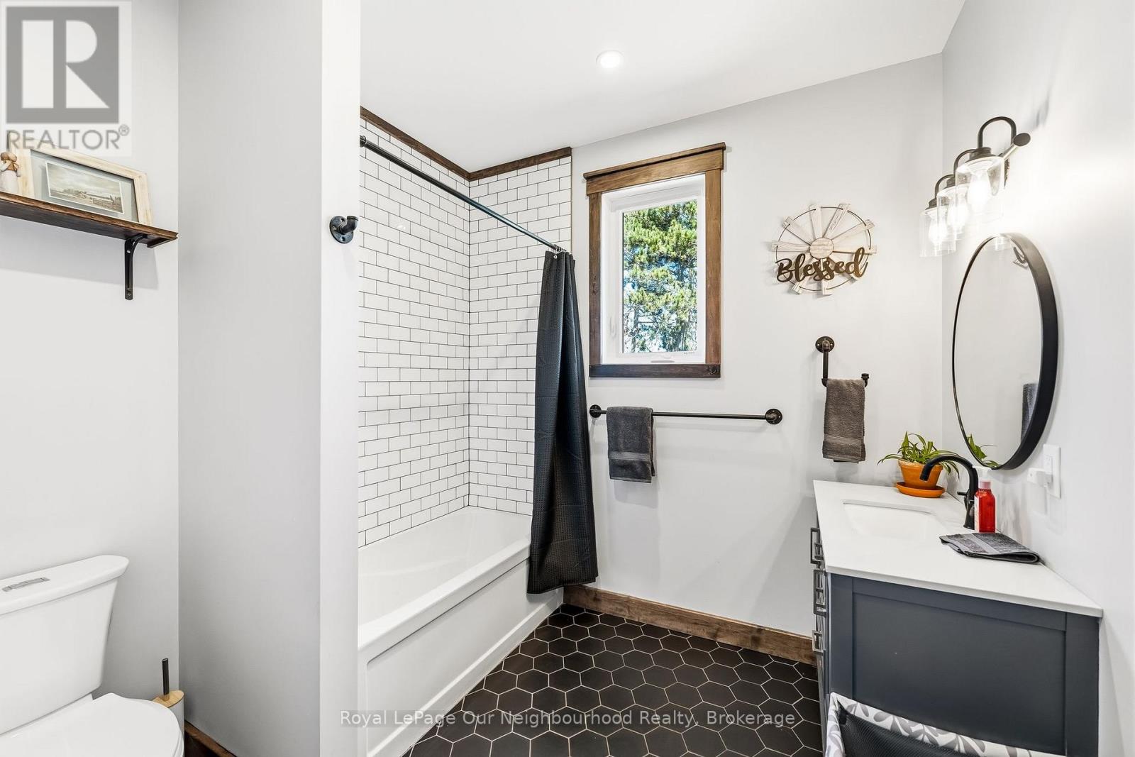63 HANSEN ROAD - 23