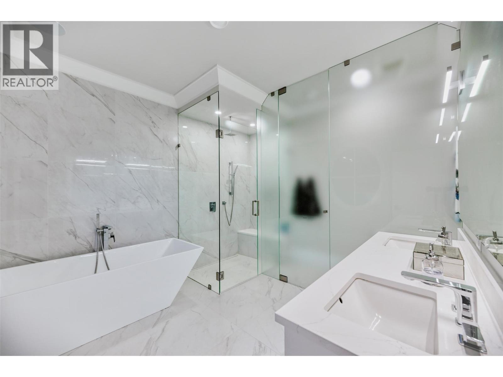 9413 SPARTAN Drive, Osoyoos