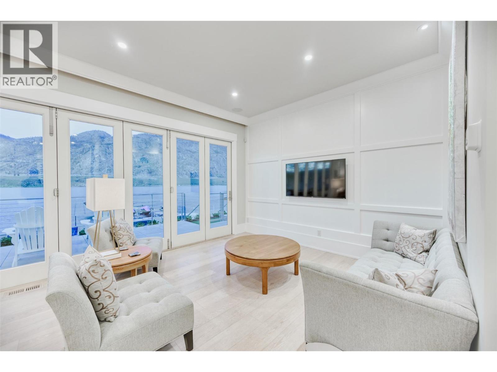 9413 SPARTAN Drive, Osoyoos