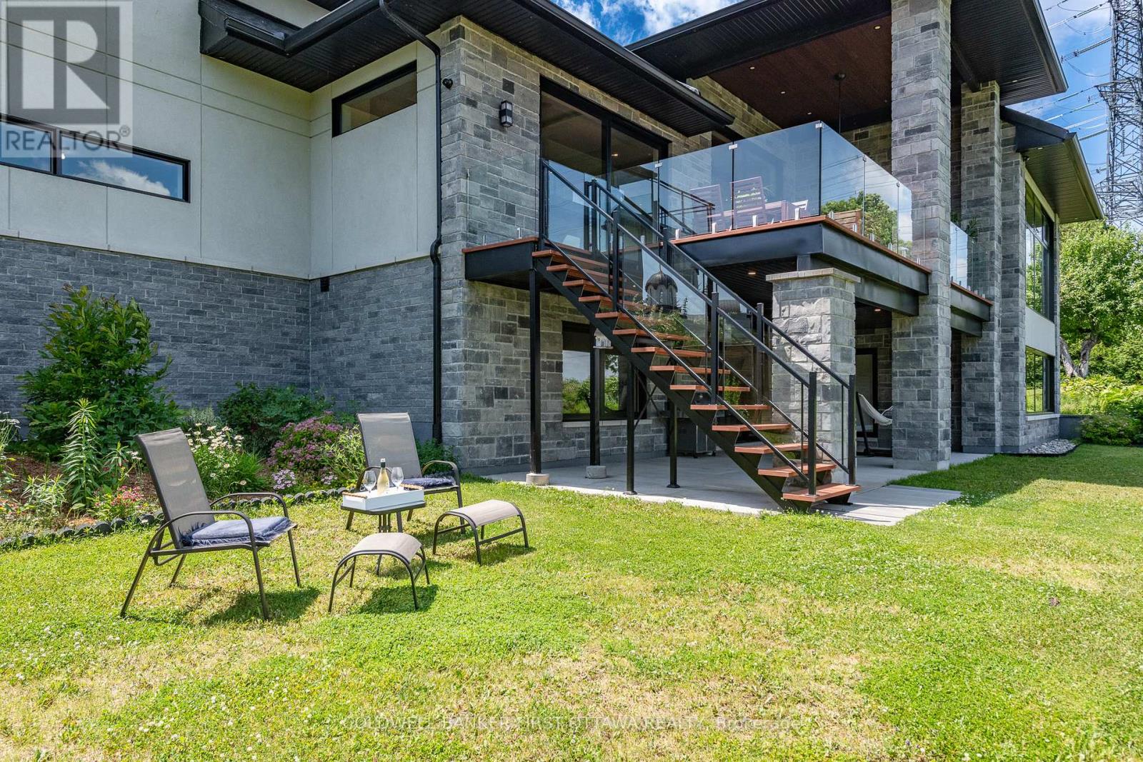 1981 PRINCE OF WALES DRIVE - 28