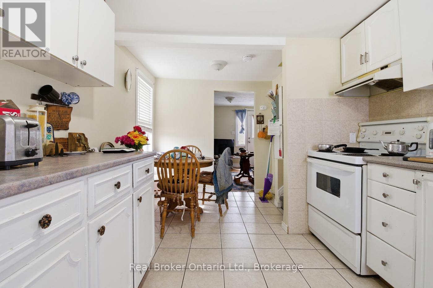 307 WALLACE AVENUE S - 21