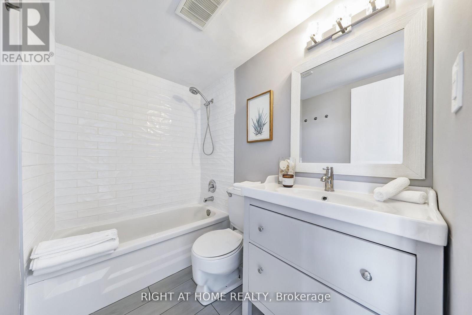 #908 40 HOMEWOOD AVENUE - 10