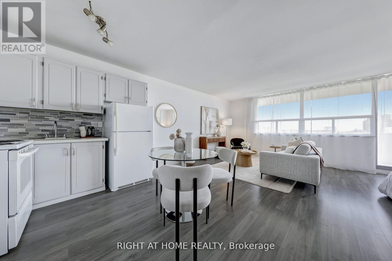 #908 40 HOMEWOOD AVENUE - 9
