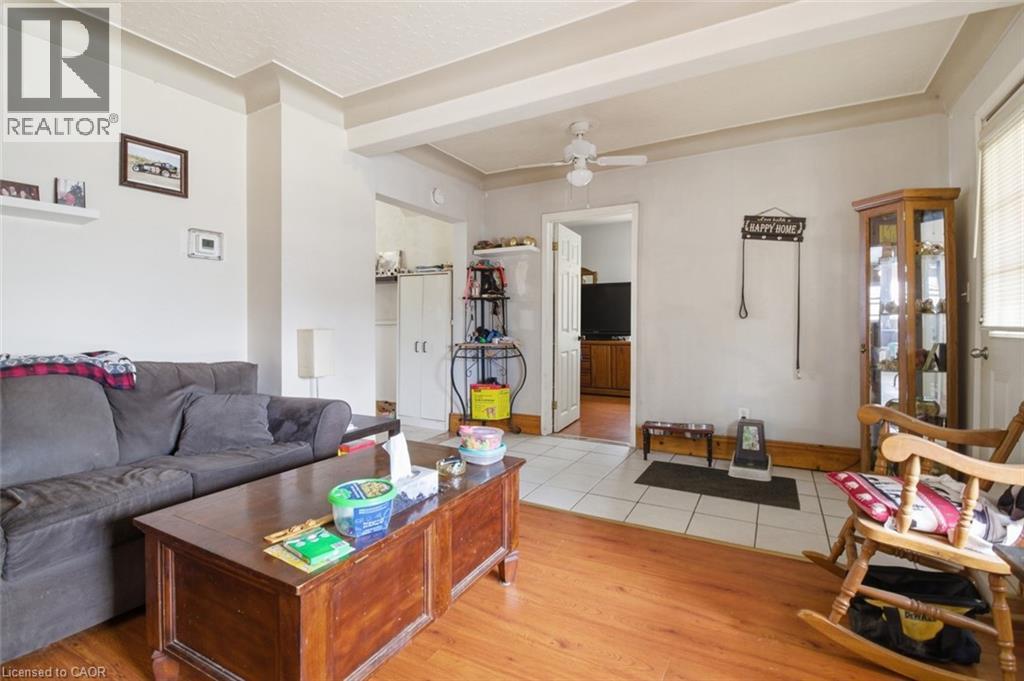 307 S WALLACE Avenue S - 23