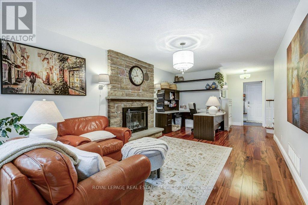1279 OLD ENGLISH LANE - 11