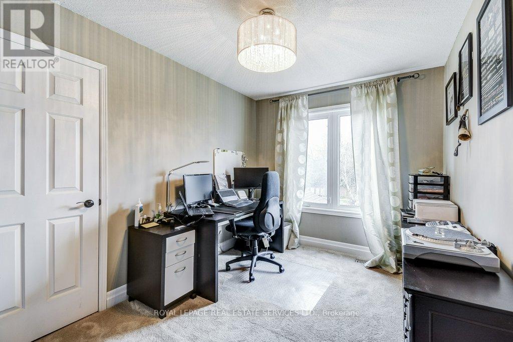 1279 OLD ENGLISH LANE - 26