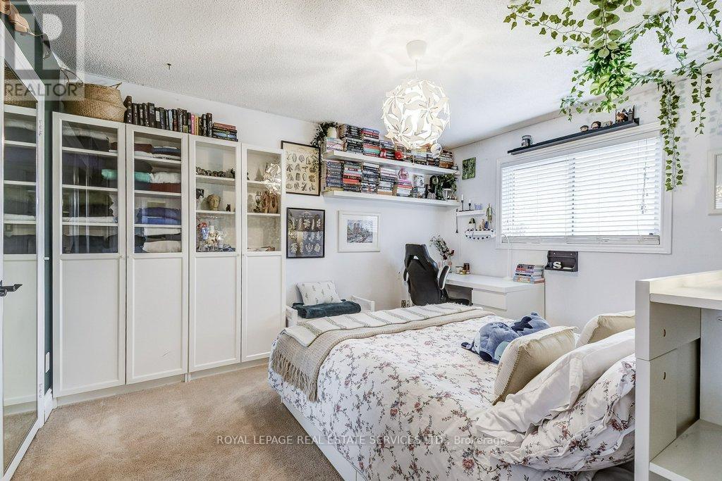 1279 OLD ENGLISH LANE - 27