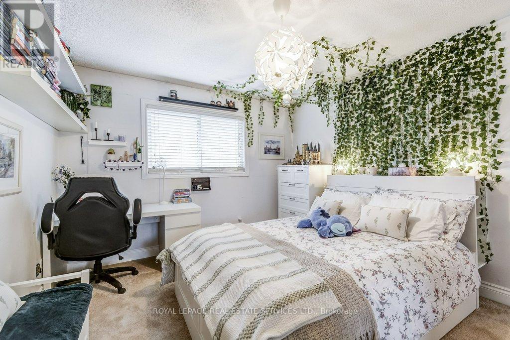 1279 OLD ENGLISH LANE - 28
