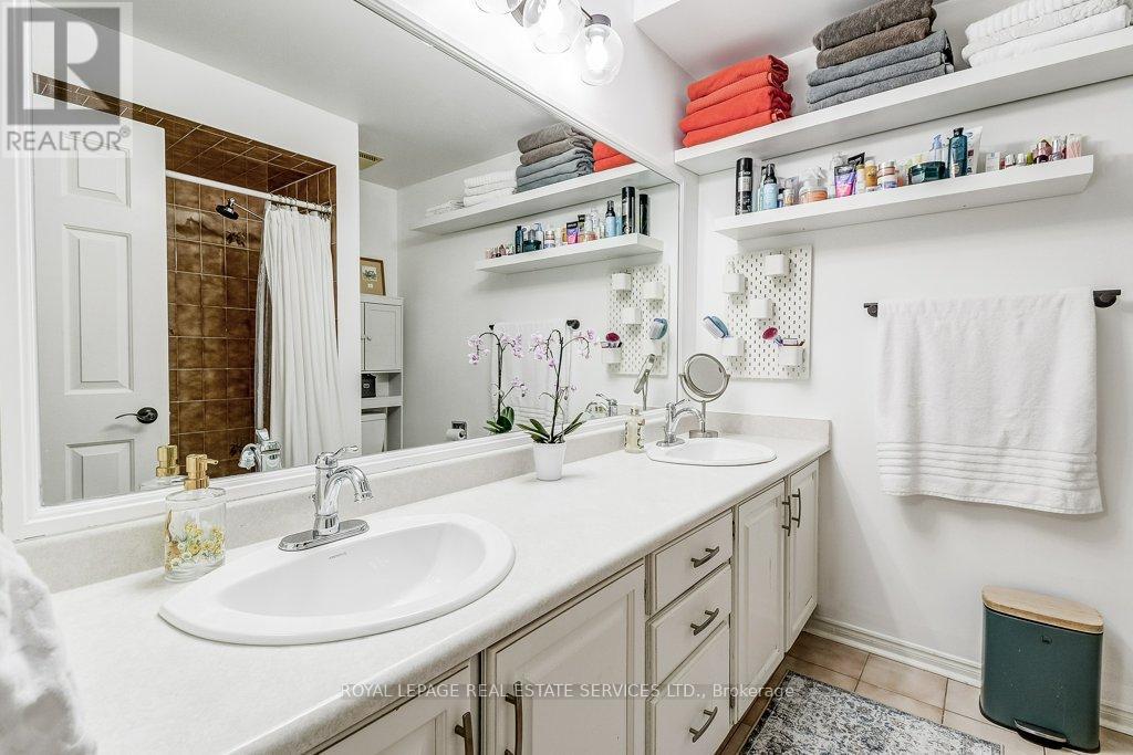 1279 OLD ENGLISH LANE - 29