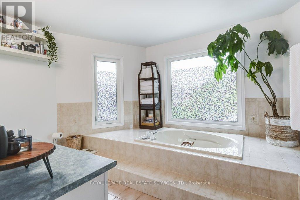 1279 OLD ENGLISH LANE - 32