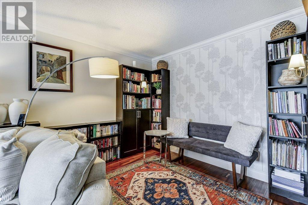 1279 OLD ENGLISH LANE - 8