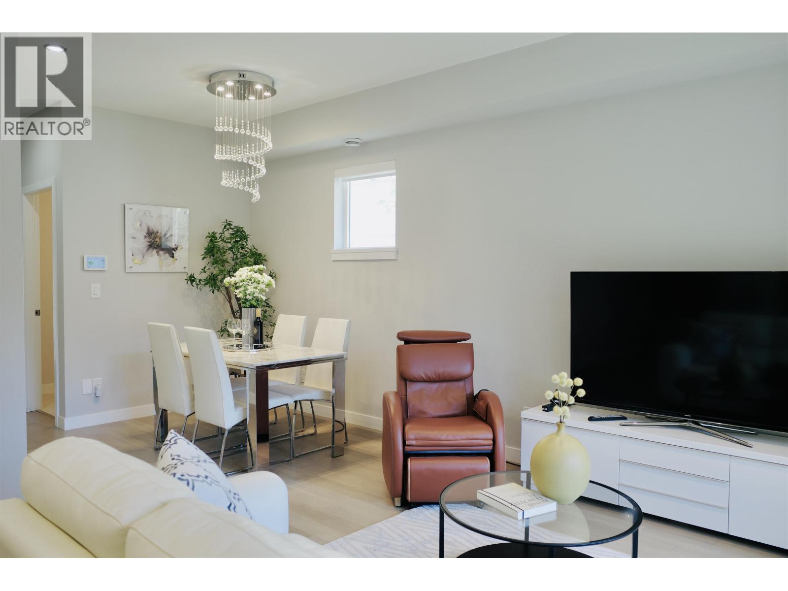 #32-7180 LECHOW Street, Richmond