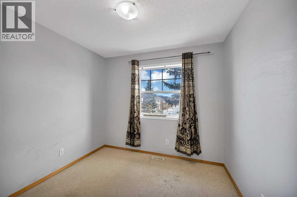 107 Taravista Street NE - 27