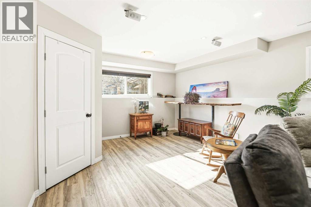 60 Garden Road, Lacombe
