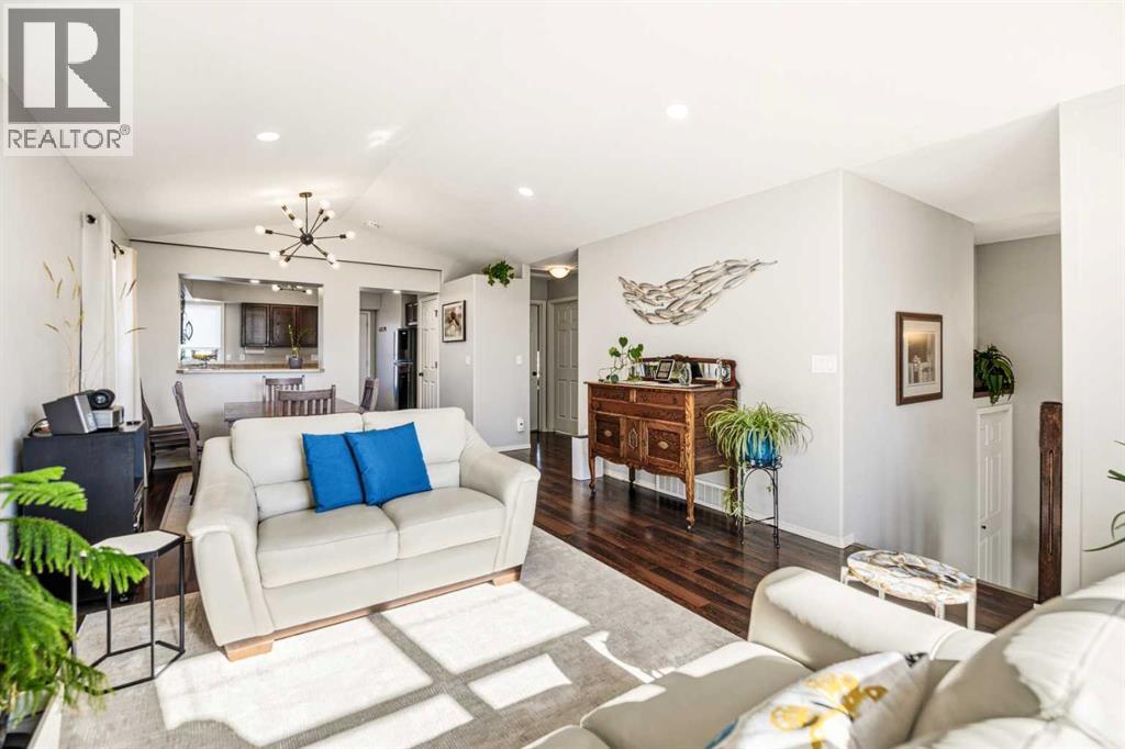 60 Garden Road, Lacombe