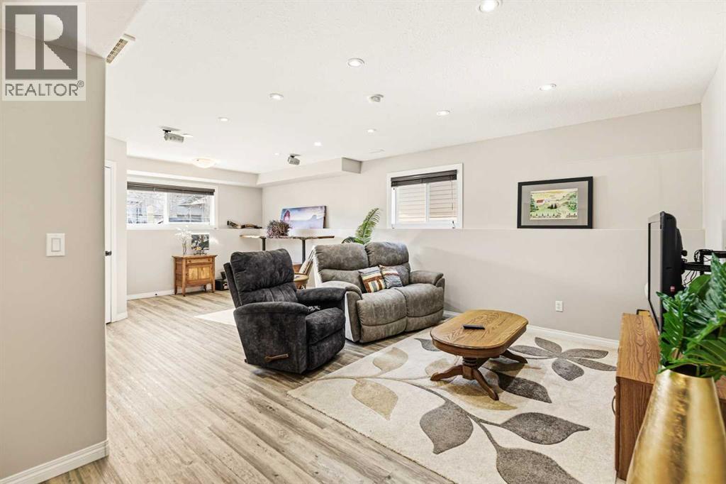 60 Garden Road, Lacombe