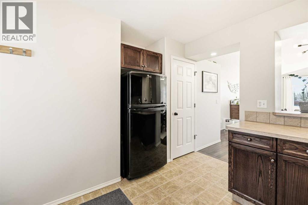 60 Garden Road, Lacombe